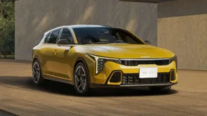 2025 m. „Kia K4“ skirtas varžovų „VW Golf“?