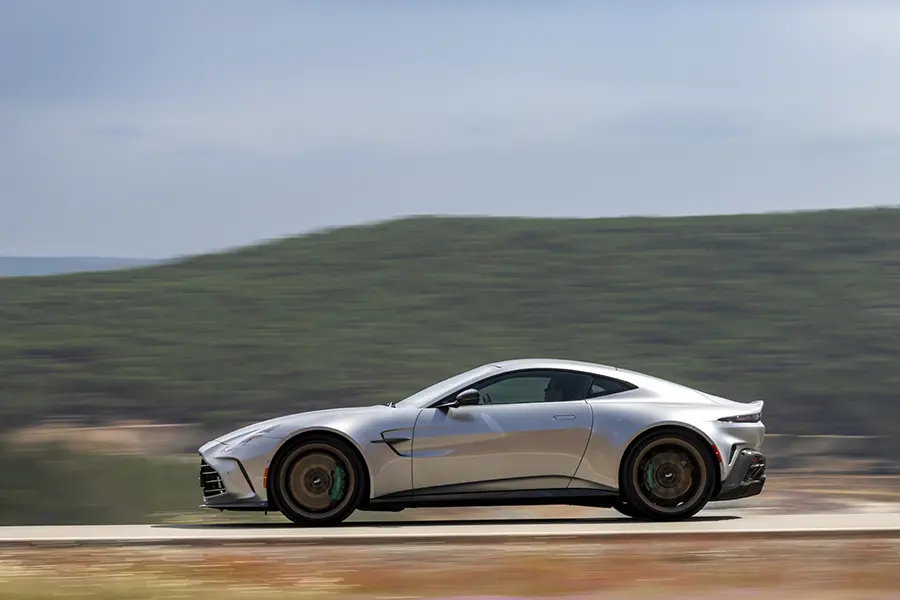 AstonMartinVantageC2A9PhotoMaxEarey-4840.webp.webp