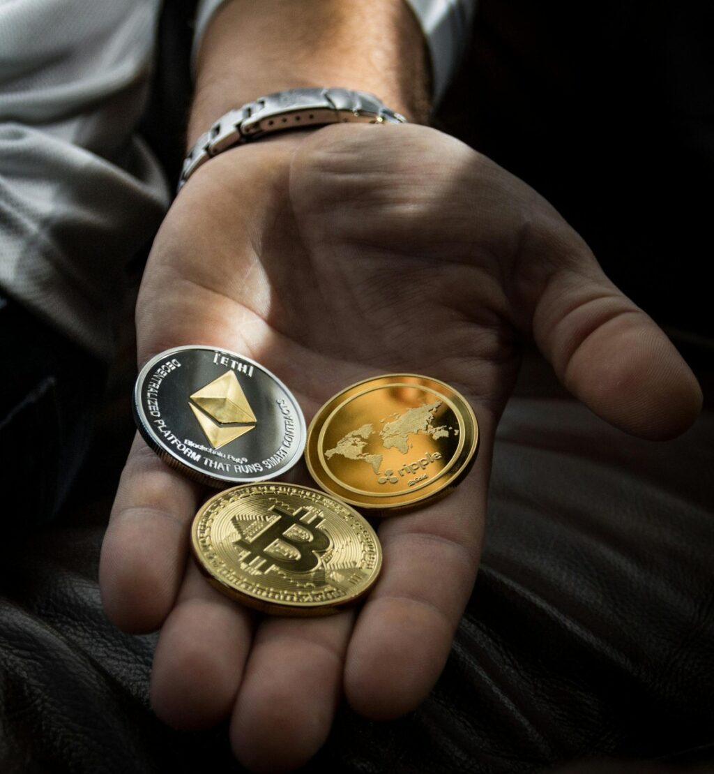 Kriptovaliutų platformų apžvalga: geriausios vietos prekybai ir investavimui
