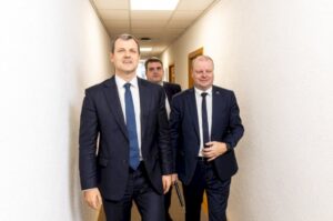 Naujos valdžios prioritetai: Kelių fondas, PVM lengvatos, grįžimas pas visuomeninį
