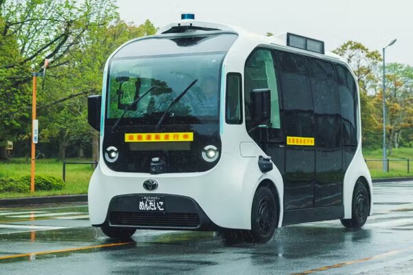 Toyota gamykloje Japonijoje pradedamas teikti autonominių transporto priemonių servisas