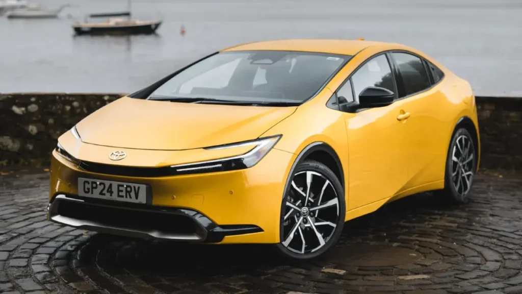 Pirmasis važiavimas: „Toyota Prius“ apžvalga – nuo ​​nuobodu iki drąsaus?