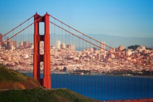 San Franciskas tobulina priekyje esančią elektromobilių įkrovimo programą