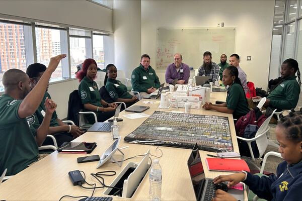 Charlotte rengia „Smart City Design“ programos studentus