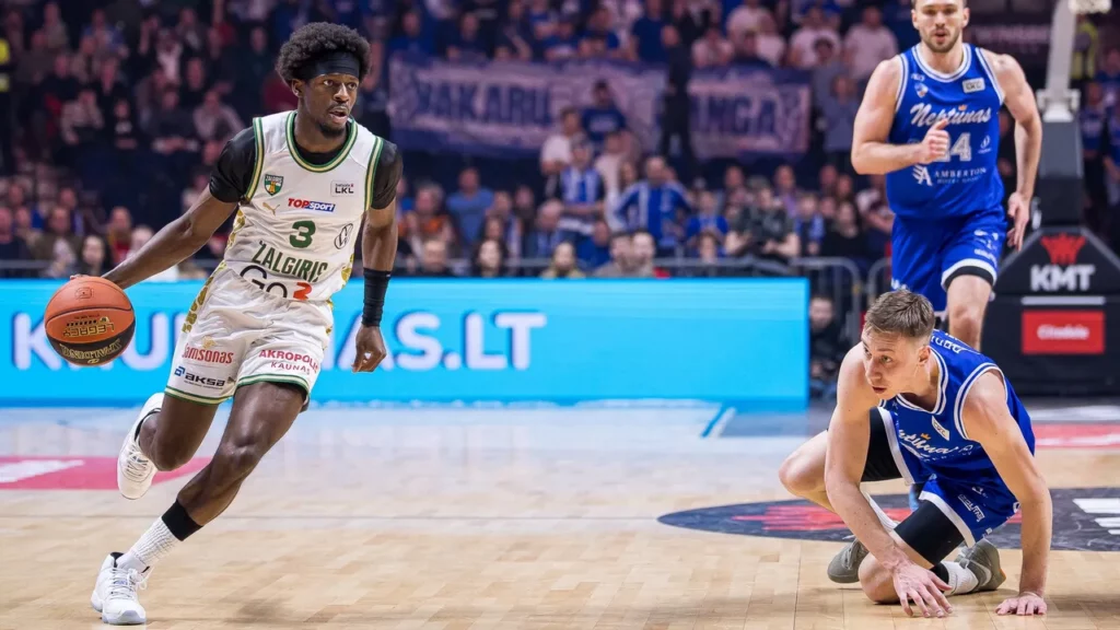 Dviženklį pranašumą panaikinęs „Žalgiris“ apgynė KMT titulą – Kas vyksta