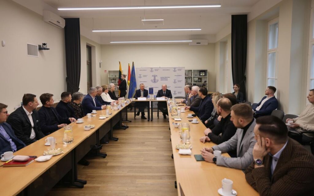 Meras kviečia verslą spręsti iššūkius kartu