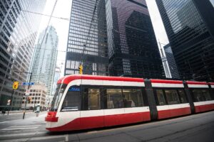 „Toronto“, skirtas diegti AI varomą vaizdo įrašų vykdymą „StreetCars“ automobiliuose