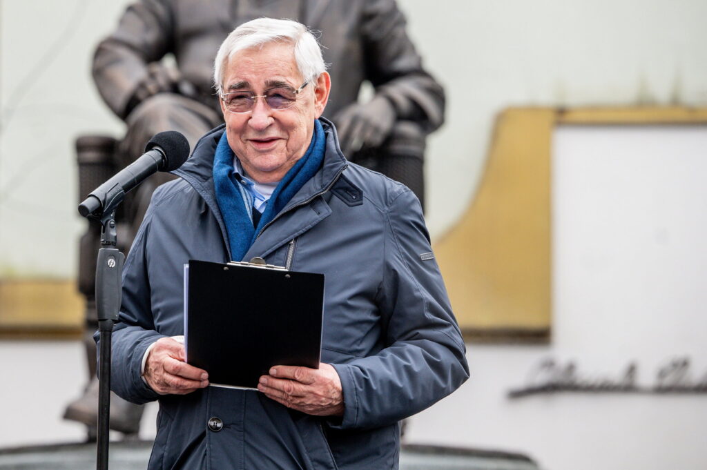 Kauno miesto savivaldybė Kauno miesto garbės piliečio vardai – dviem