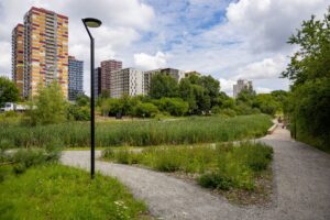 Nuo gamtinių parkų iki jaukių skverų prie namų: ką Vilnius